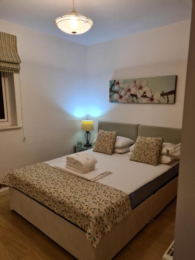 The Park - Holyrood Road With Free Parking Apartment Edinburgh Luaran gambar