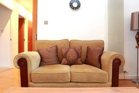 The Park - Holyrood Road With Free Parking Apartment Edinburgh Luaran gambar
